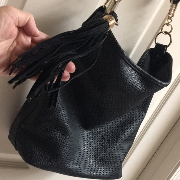 NWOT Pebbled Vegan Shoulder Bag with Large Tassel - Picture 4 of 12